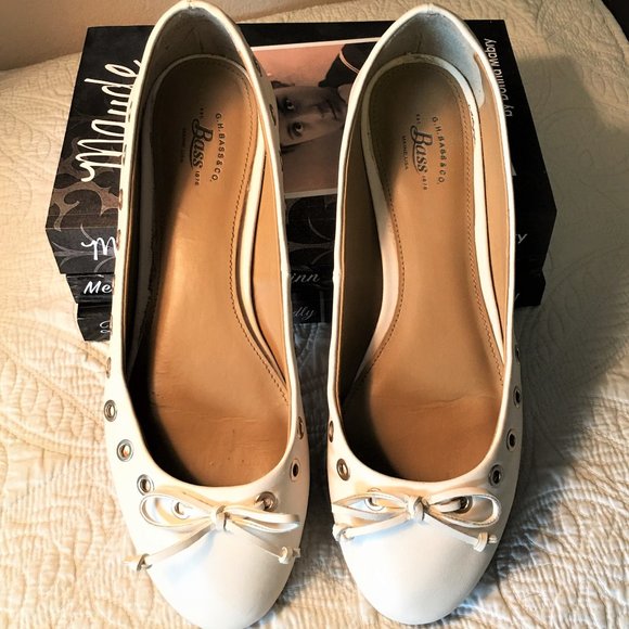 GH BASS Cream Ballet Flats with Grommets    Size 7 - Picture 4 of 11